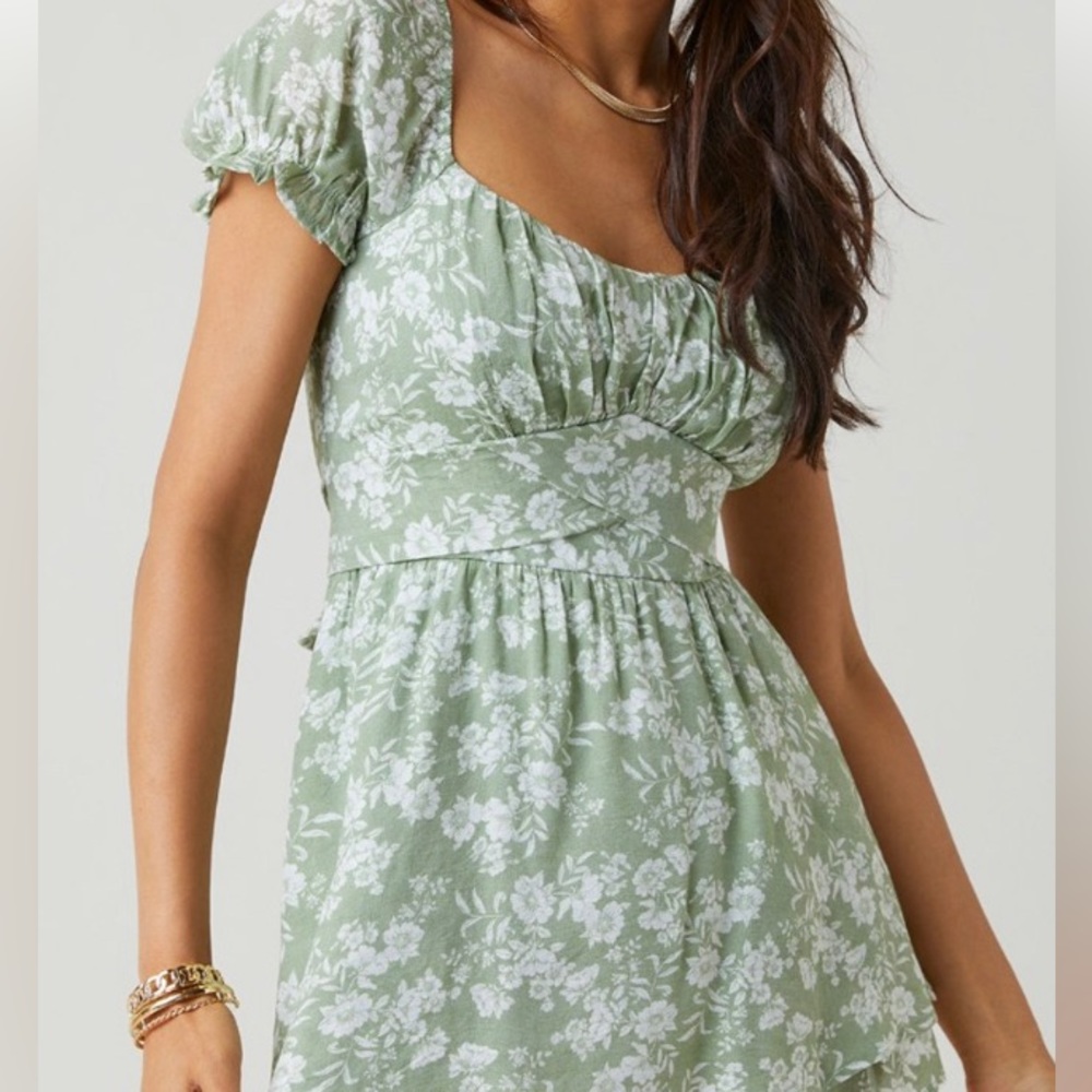 Francesca’s Puff Sleeve Floral Romper